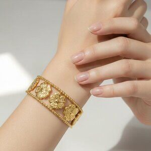 Flower-shaped Open Bracelet, Fashionable Elegant 304 Stainless Steel Bangle